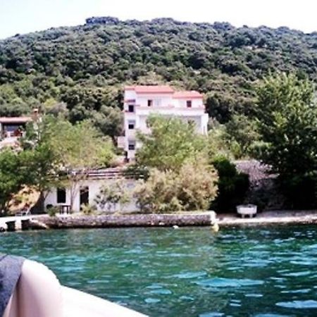 Apartman Supetarska Dragaアパートメント エクステリア 写真