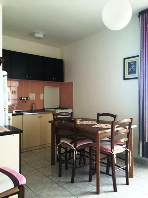 Apartman Supetarska Dragaアパートメント エクステリア 写真